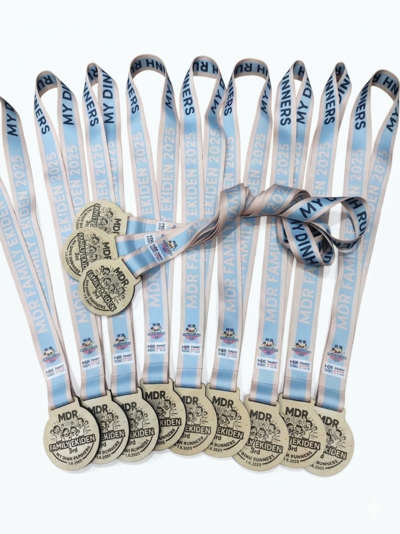 huy chương gỗ 1 - famyli